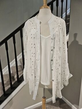 Hope Springs White HR Embroidered Button Front Blouse & Camisole (Size XXL)